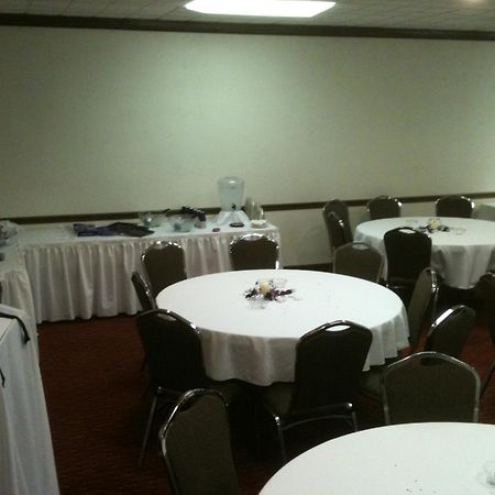 Trade Winds Central Inn Tulsa Extérieur photo