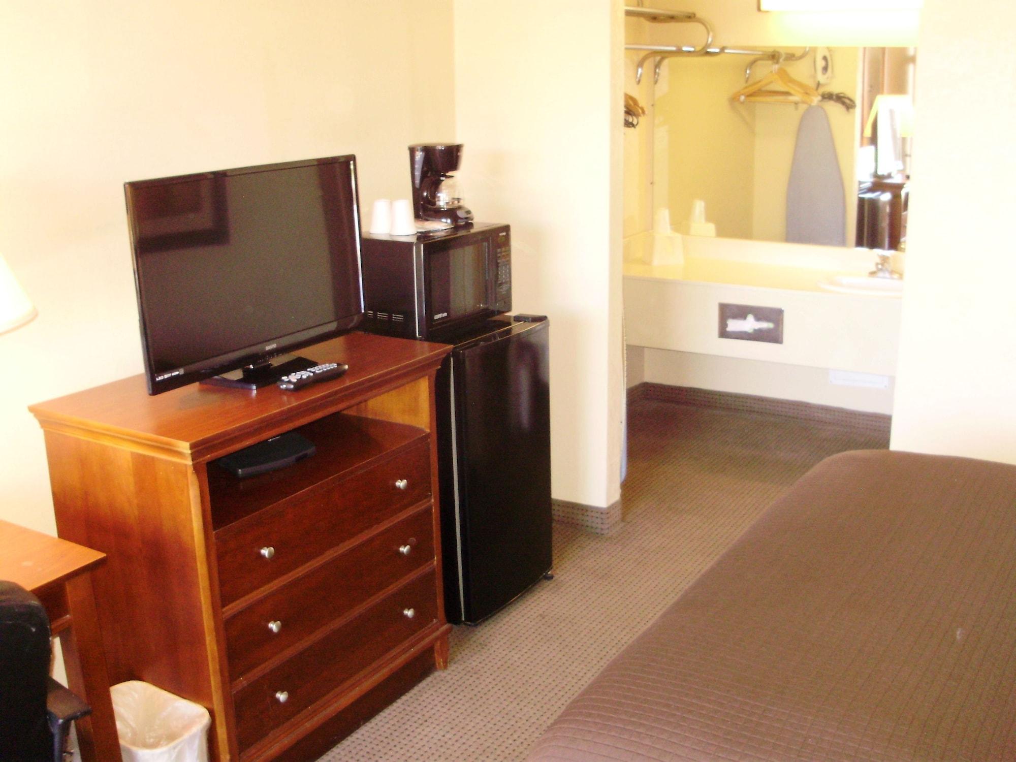 Trade Winds Central Inn Tulsa Extérieur photo