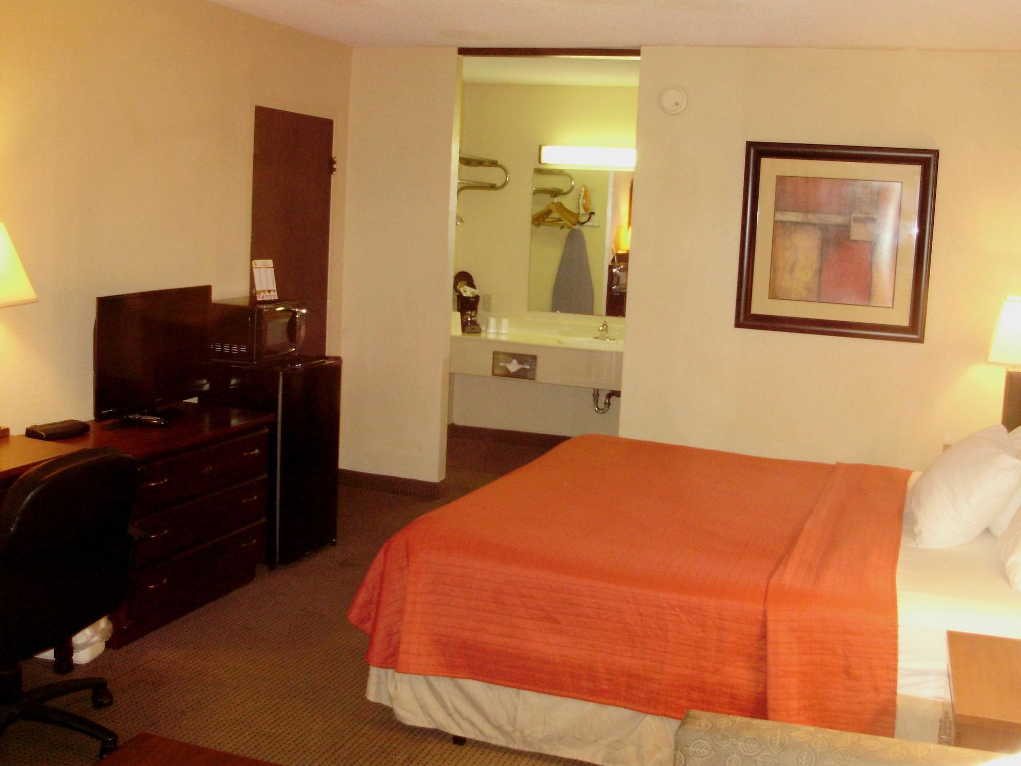 Trade Winds Central Inn Tulsa Extérieur photo