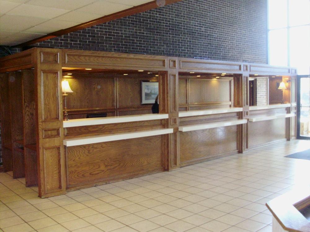 Trade Winds Central Inn Tulsa Extérieur photo