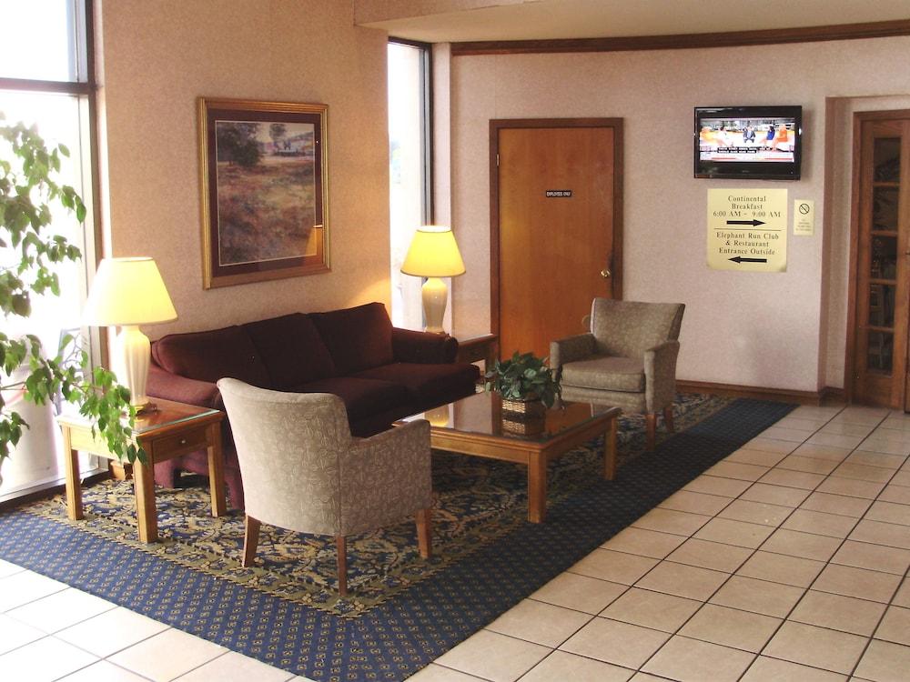 Trade Winds Central Inn Tulsa Extérieur photo