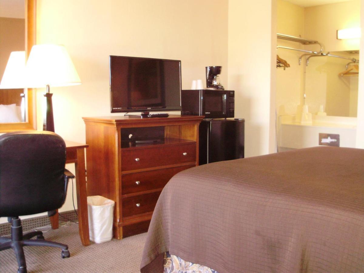 Trade Winds Central Inn Tulsa Extérieur photo